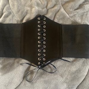PLUS SIZE Corseted lace up belt